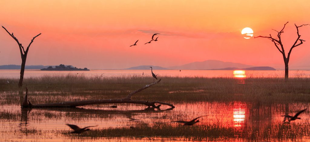 Lake kariba zimbabwe