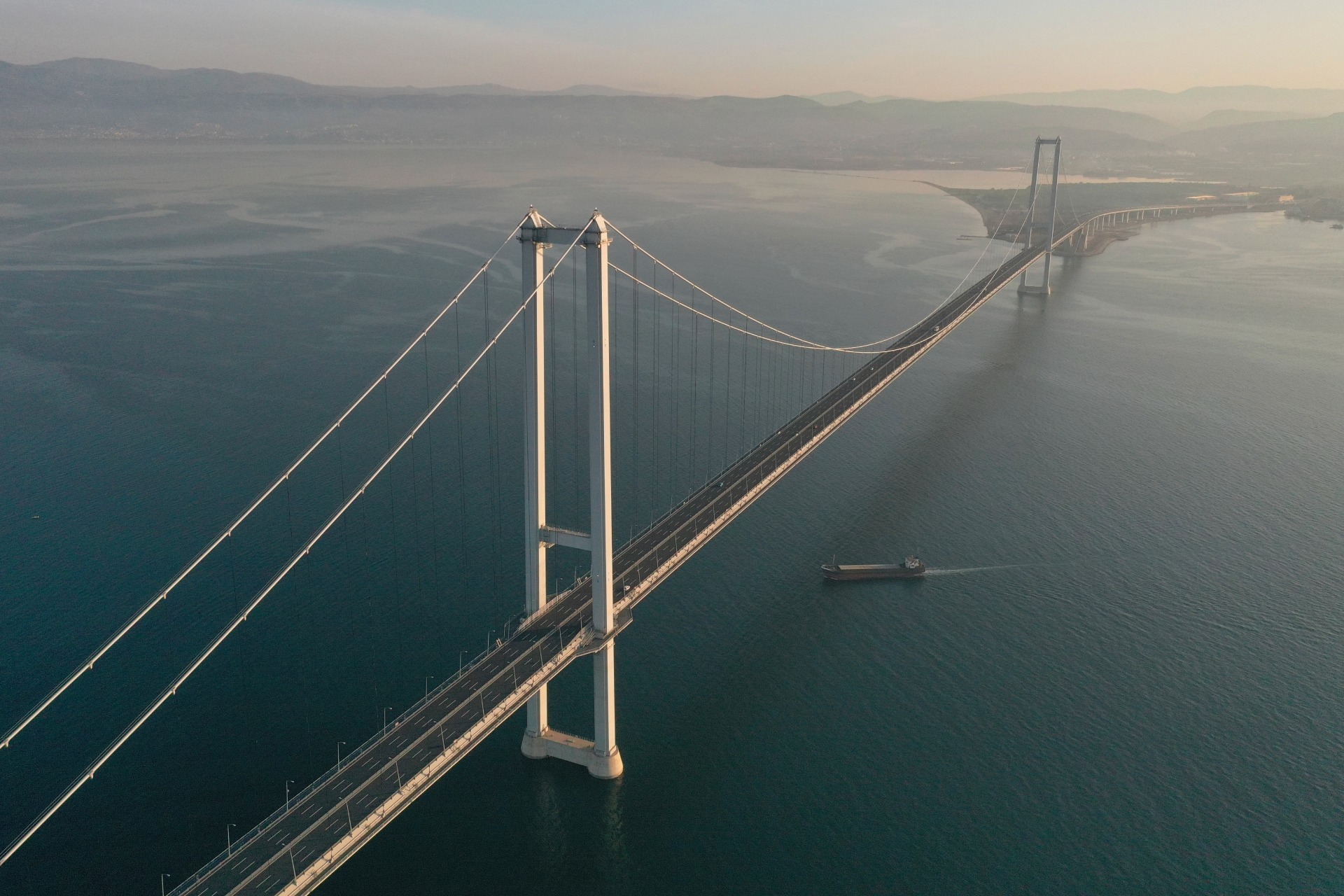 Construimos puentes: la gran obra del mundo